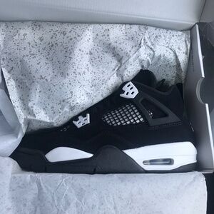 Jordan Retro 4 White Thunders